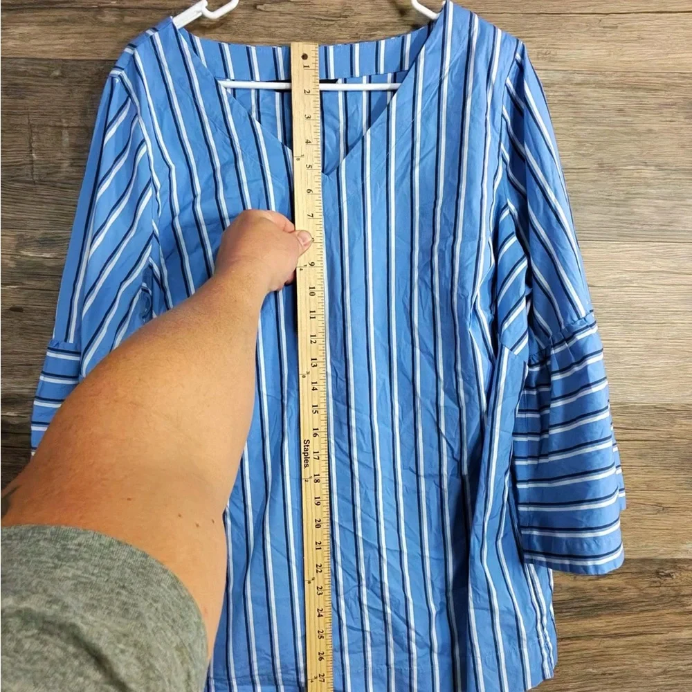 White House Black Market Blue Striped Blouse - Picture 3 of 10